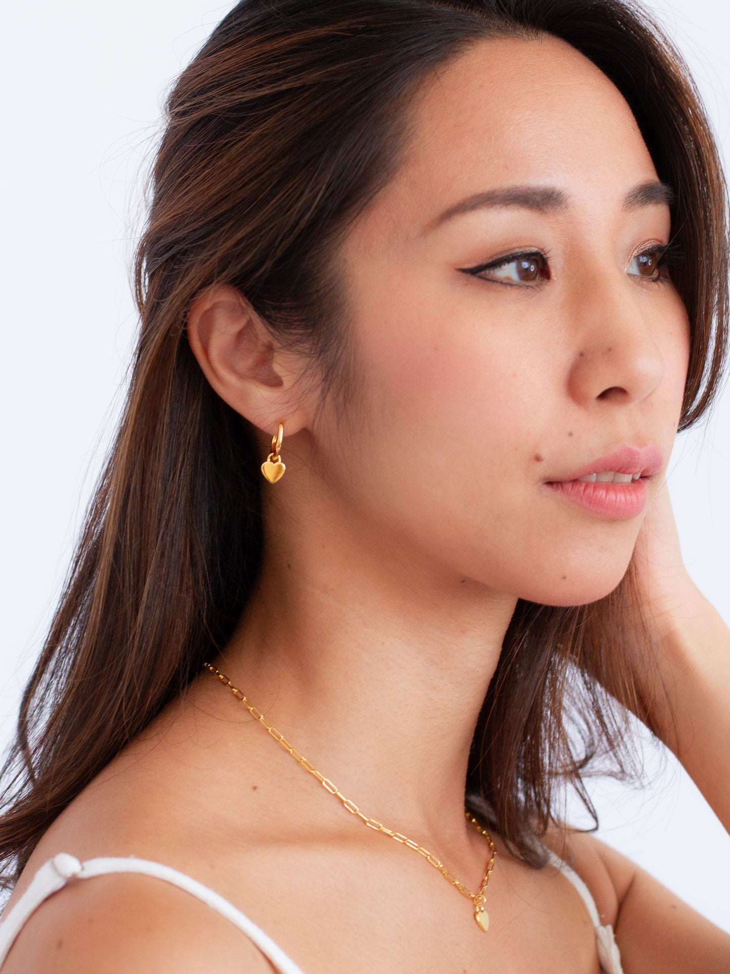 AMORA HOOPS